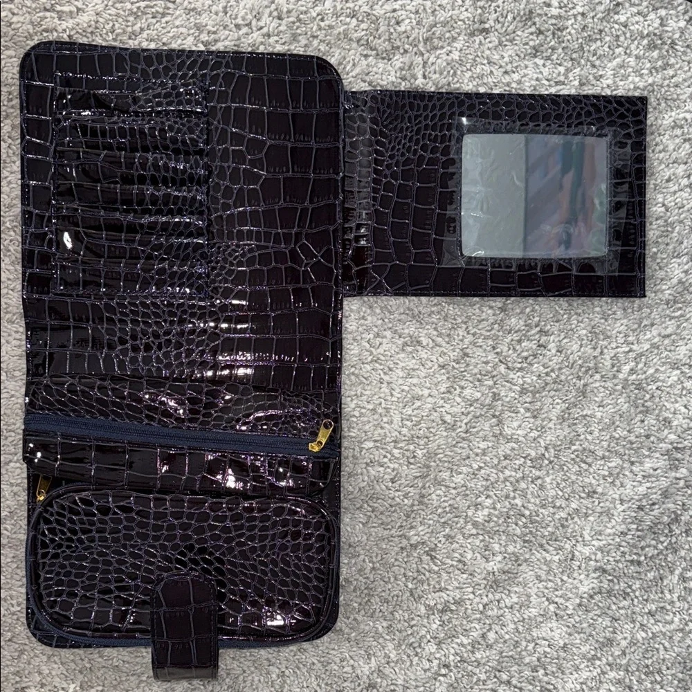 SeneGence international luxury Dark Purple Crocodile Embossed travel Organizer